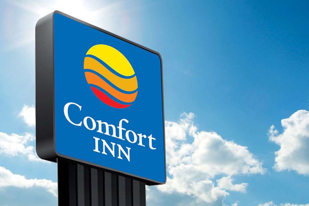 Comfort Hotel Aeroport Lyon St Exupery Colombier-Saugnieu Exteriér fotografie